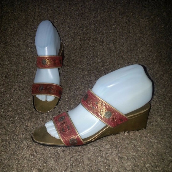 SALVATORE FERRAGAMO-Embossed-Red & Gold Wedges - Picture 1 of 4